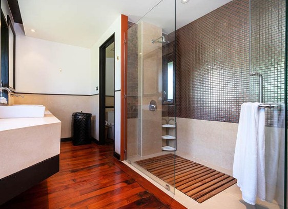 Is teak flooring good for bathrooms?