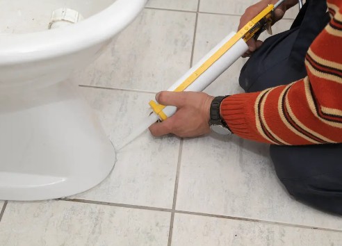 Should you caulk around a toilet?